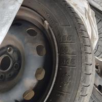 Cerchi in ferro R15" con gomma