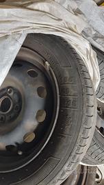 Cerchi in ferro R15" con gomma