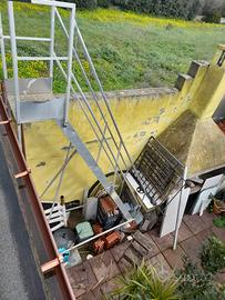 scala tutta in alluminio simile a cimitero 