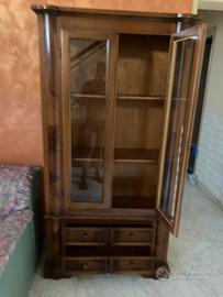 Vetrina stile antico. Misure: L93x L36x h 183
