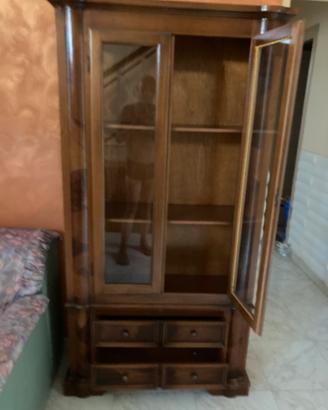 Vetrina stile antico. Misure: L93x L36x h 183