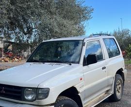 MITSUBISHI Pajero (2000-2007) - 2000