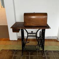 Macchina da cucire vintage Excella