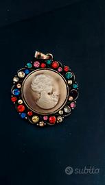 Pendente vintage cammeo con cornice di pietre