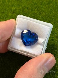 Zaffiro blu 10.90 ct taglio Cuore certificato