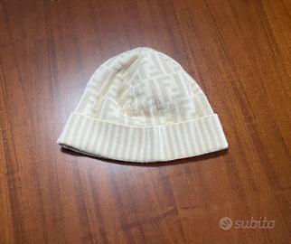 Berretto Fendi originale in lana con logo FF