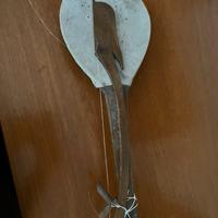 Strumento intagliato a mano