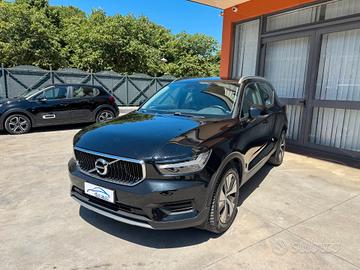Volvo XC40 D3 AWD Momentum