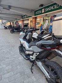 Honda X-ADV 750 2017 valuto permuta - finanziament