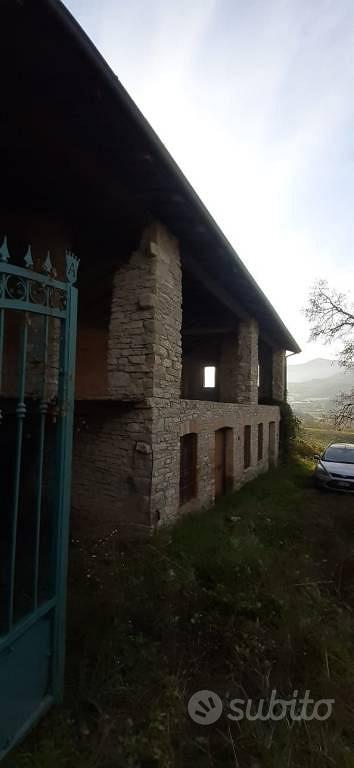 Rustico / Casale di 240 m² con più di 5 locali e b - Vista 3