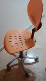 Sedia girevole con altezza regolabile