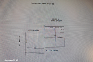 Intera palazzina 3 appartamenti e garage