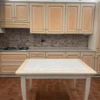 Tavolo legno e marmo