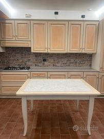 Tavolo legno e marmo