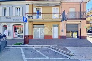 NEGOZIO A MORCIANO DI ROMAGNA