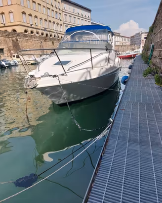 Saver 690 sport cabin all'ormeggio