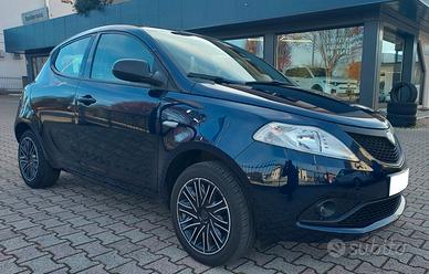 Lancia Ypsilon 1.2 69 CV 5 porte Elefantino Blu
