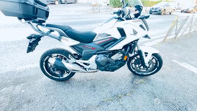 Honda nc 750x dct abs