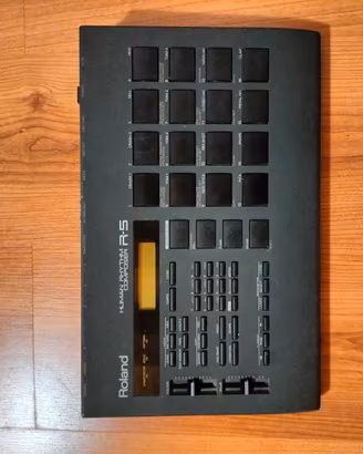 Roland R-5 Drum machine 