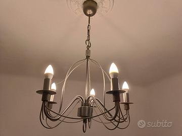 Lampadario in metallo 