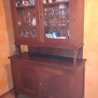 Credenza antica