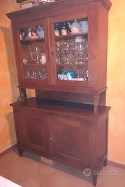 Credenza antica