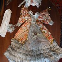 Vestito e accessori per bambola porcellana  h. cm 