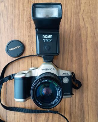 Fotocamera Yashika 109 + flash Nissin 280AZ
