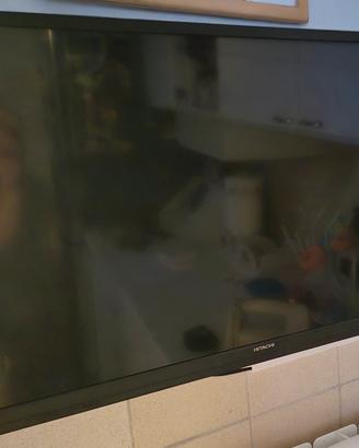 televisione hitachi 22 pollici