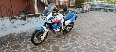 Africa twin 750 Rd04