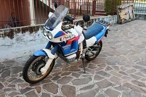 Africa twin 750 Rd04