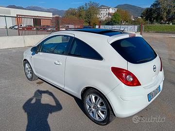 Opel corsa 1.2 gpl 