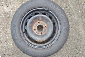 Cerchi più gomme invernali
