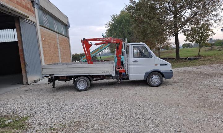 Iveco Daily 3510 Gru Ferrari GR 2003 S 2 Sfili