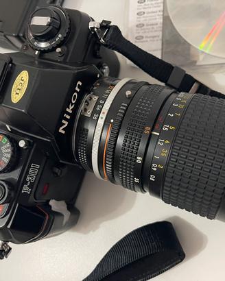 Nikon F-301 macchina fotografica con ob. 28~85 mm
