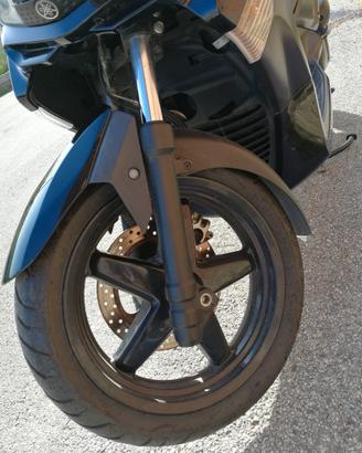 Yamaha xmax 250