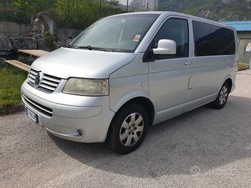 Transporter 9 posti con gancio 