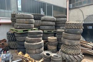 Pneumatici misti nuovi e usati