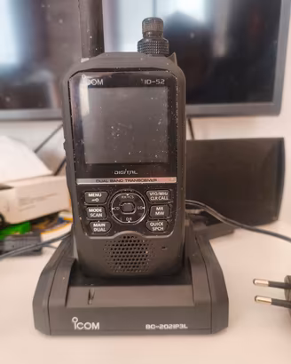 ICOM ID52E 