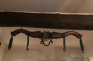 Giogo in legno antico