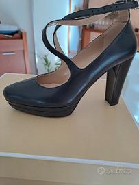 Décolleté con plateau nero giardini