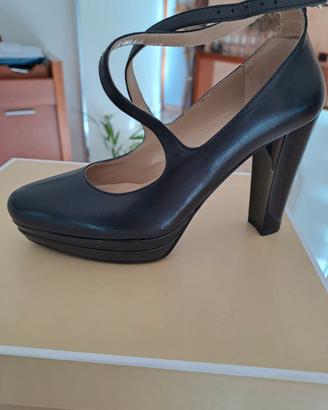 Décolleté con plateau nero giardini