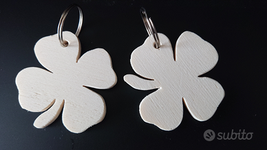 Portachiavi in legno quadrifoglio fatti a mano