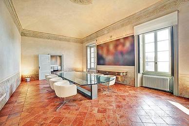 Appartamento di 246 m² con 4 locali e box auto a B