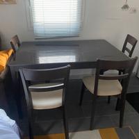 Tavolo in legno e e cristallo