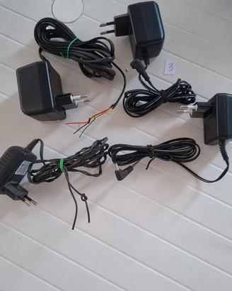 Set trasformatori di carica per telefoni          