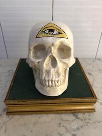 SCULTURA MASSONICA CON BASE VINTAGE