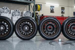 4 Cerchi in Acciaio da 14" (Gomme da sostituire)