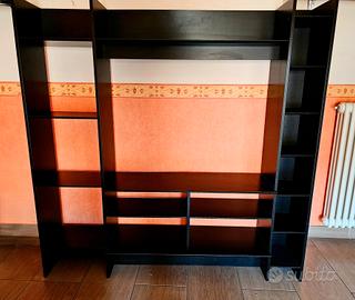 Mobile nero per TV, libri, cd, cassette.
