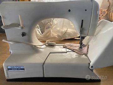 Macchina da cucire Necchi anni 50